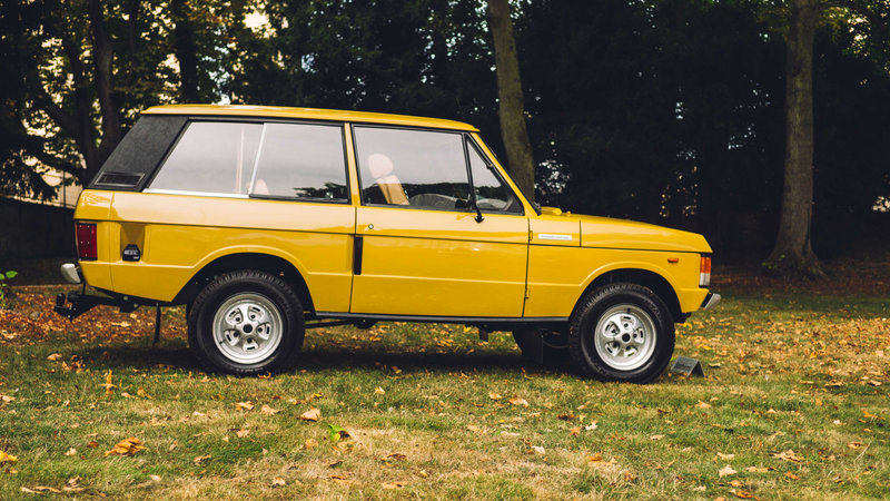 Illustration for article titled Wallpaper: Renault & Range